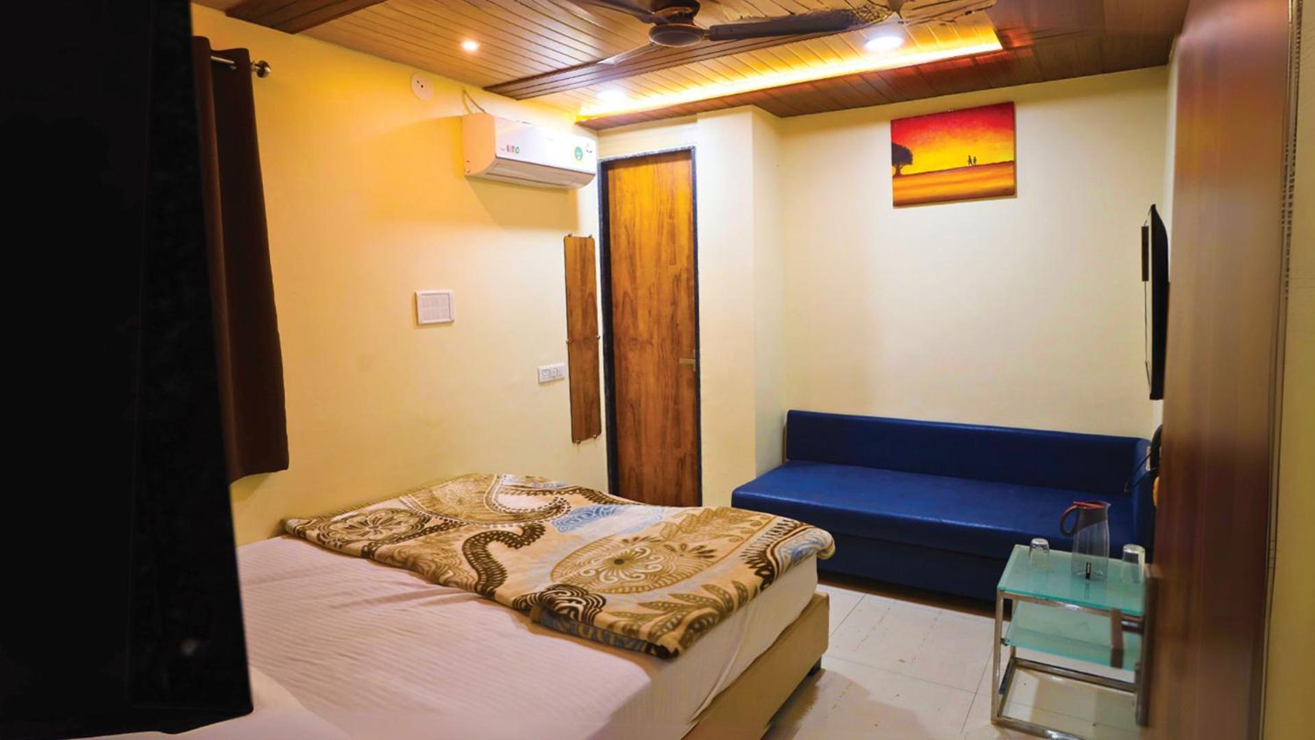 Hotel Shri Shiv Ganga Bhakt Niwas Ujjain Exterior foto