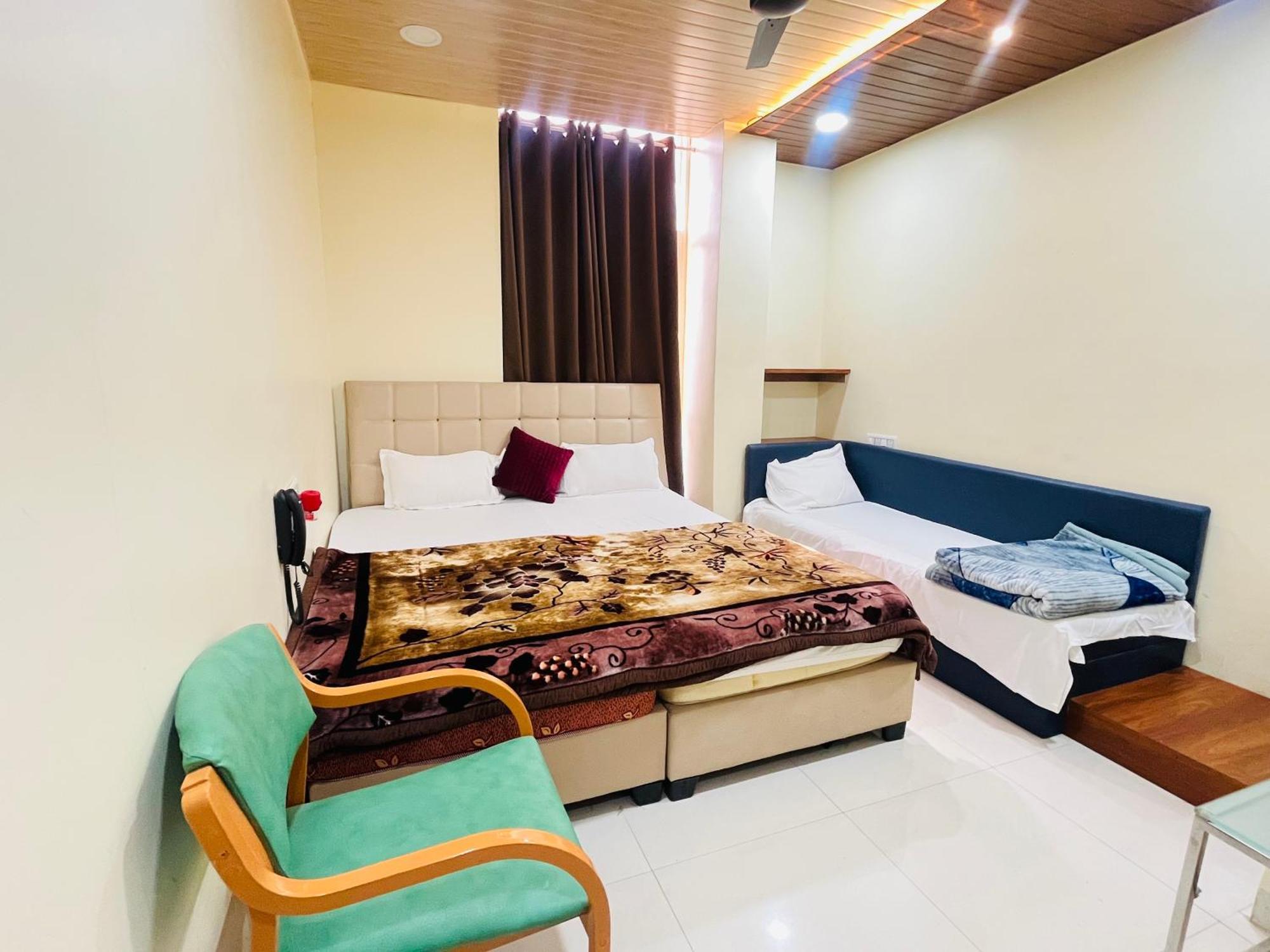 Hotel Shri Shiv Ganga Bhakt Niwas Ujjain Exterior foto