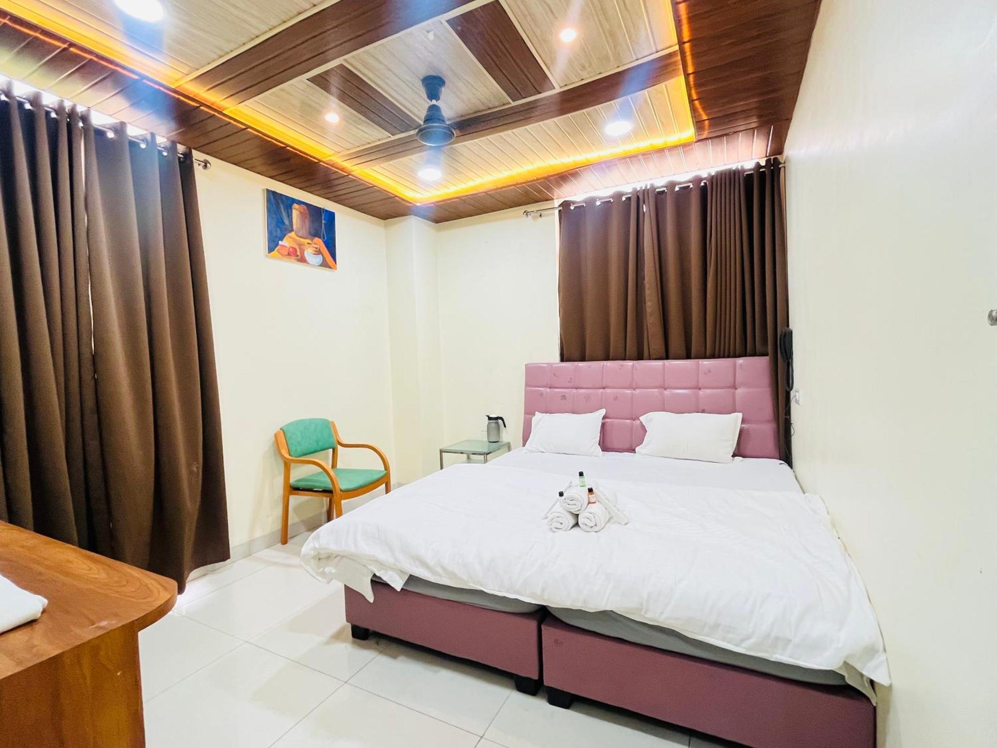 Hotel Shri Shiv Ganga Bhakt Niwas Ujjain Exterior foto
